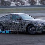 BMW i4 Yol tutuş performansı Model 3’ü geride bırakacak mı?