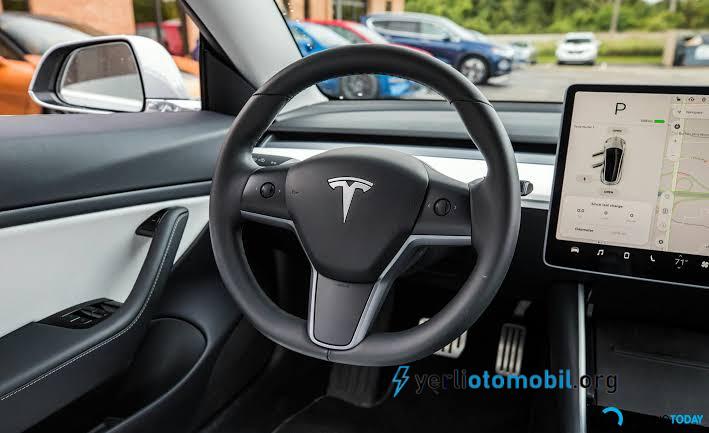 2021 Tesla Model S direksiyonu göründü! Tesla severler eleştiriyor!
