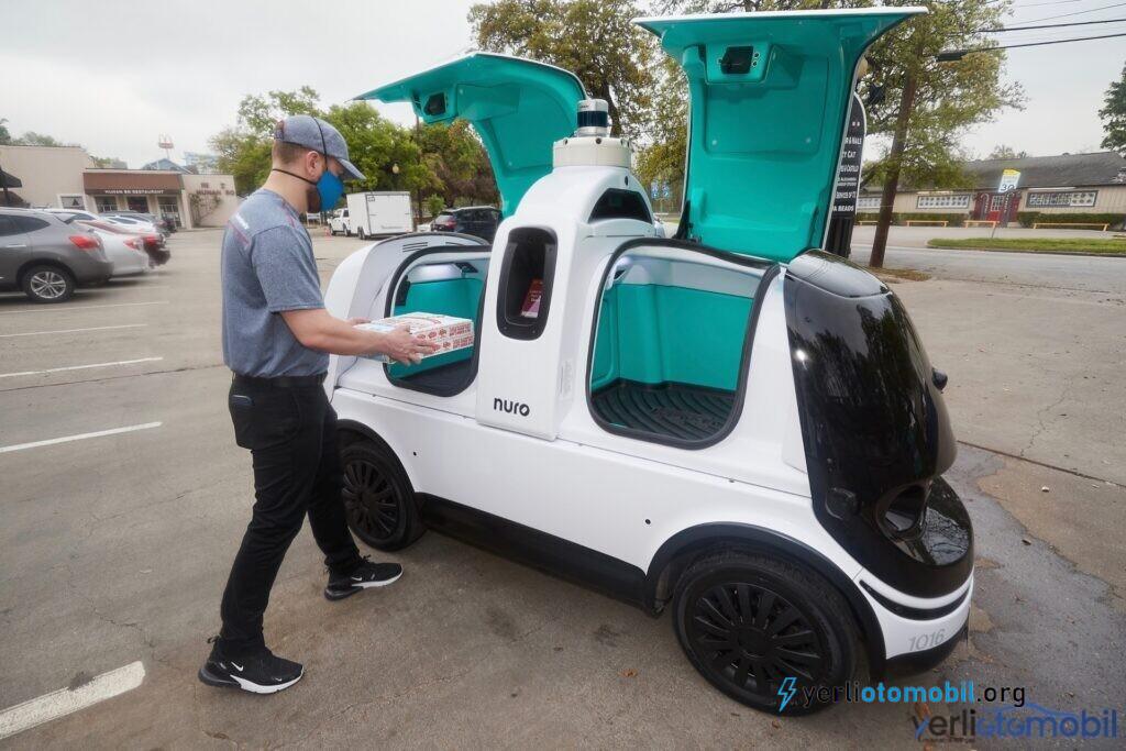 Dominos Sürücüsüz Robot Araba ile ABD de Pizza teslimatına başladı!